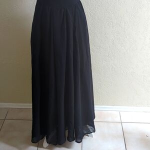 Versona Black Skirt